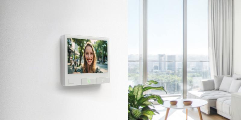 Videocitofono Classe 300X di BTicino con videochiamata all’ingresso di casa