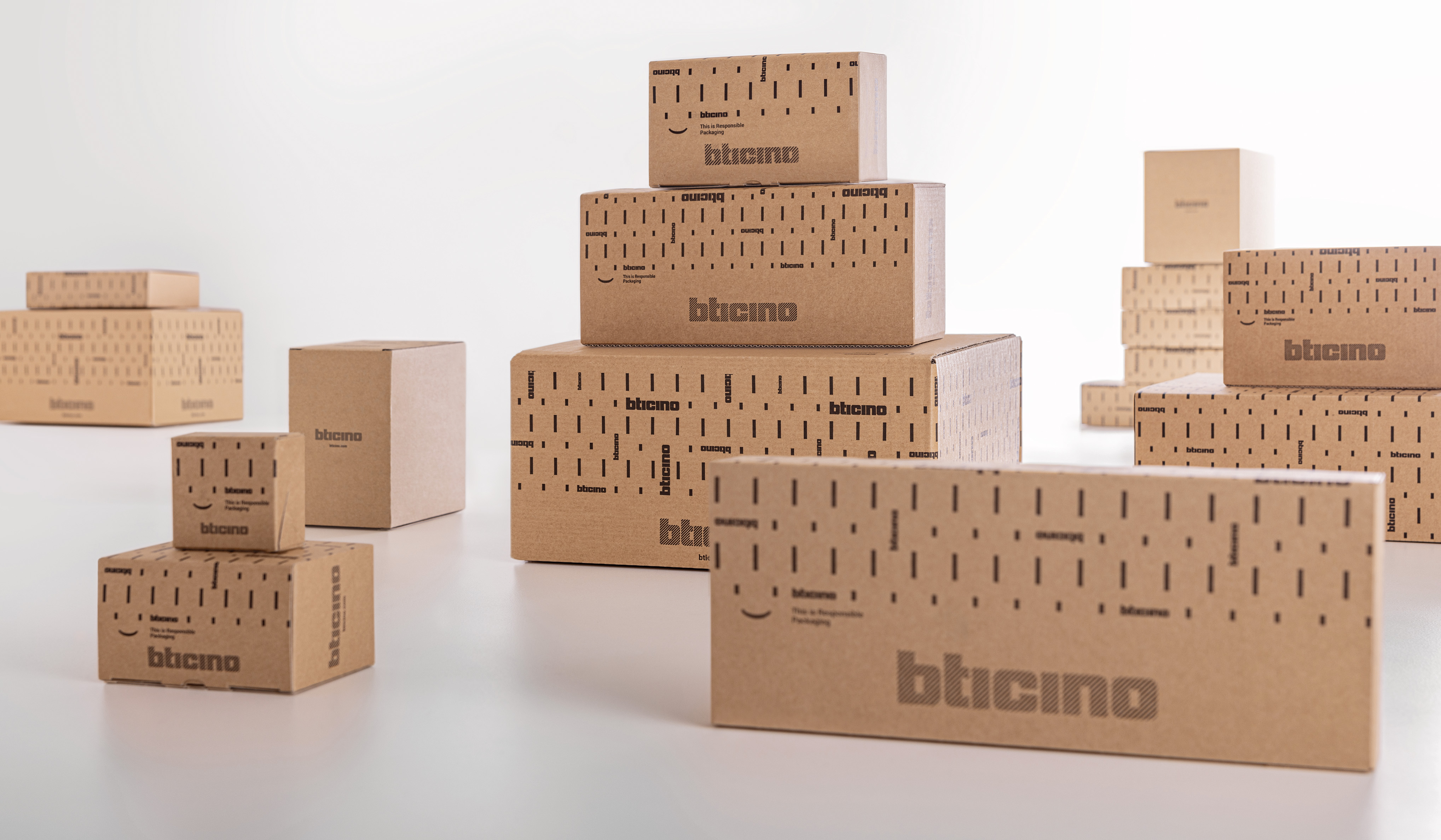 Scatole BTicino in cartone riciclato con logo, packaging ecosostenibile